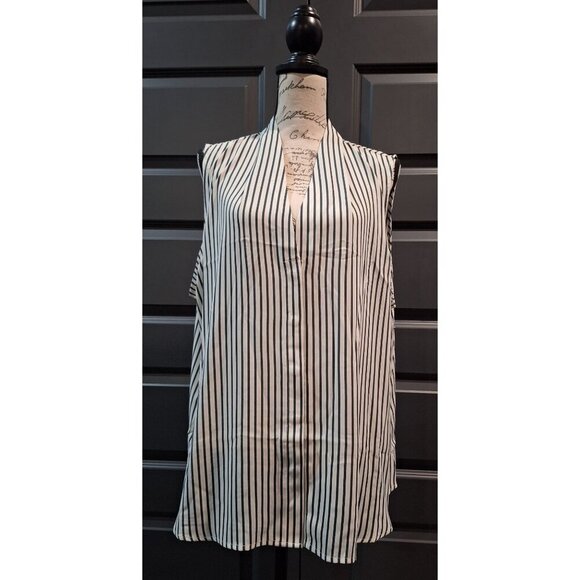NWT Nordstrom Rack V-neck Sleeveless Woven Shell Top In Blue- Ivory Kealey Strip - Picture 1 of 6